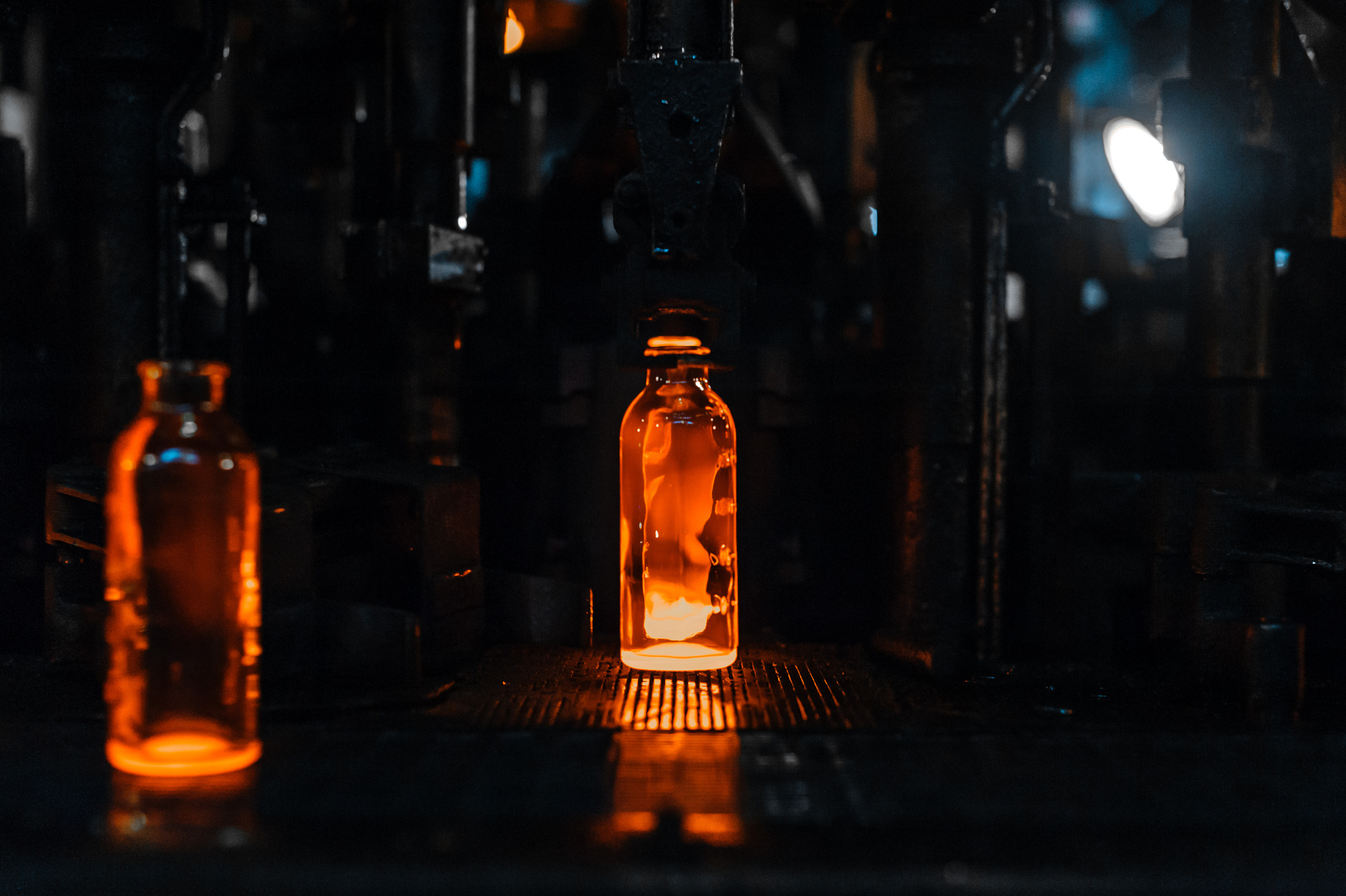 Factory for the production of glass bottles